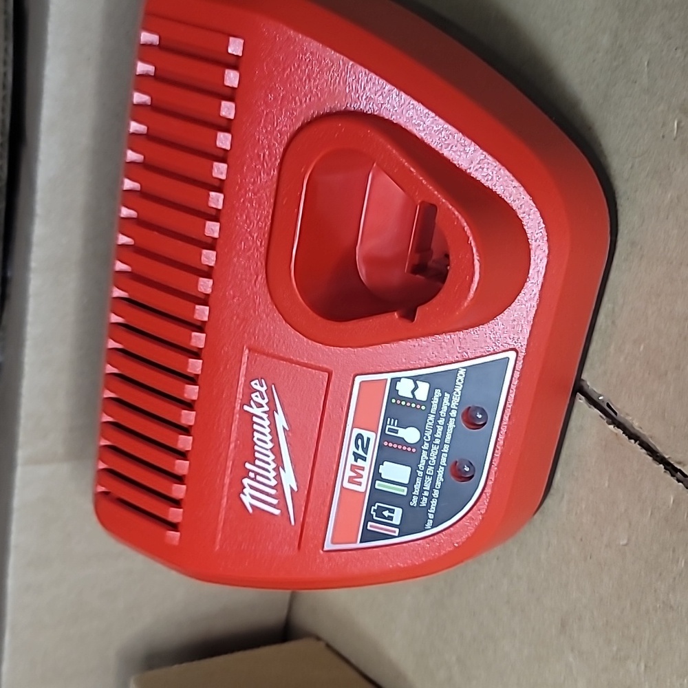 Milwaukee M12 charger
